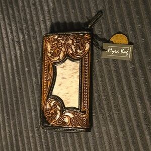 Crush on Myra wallet